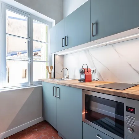 Old Town Apartment *