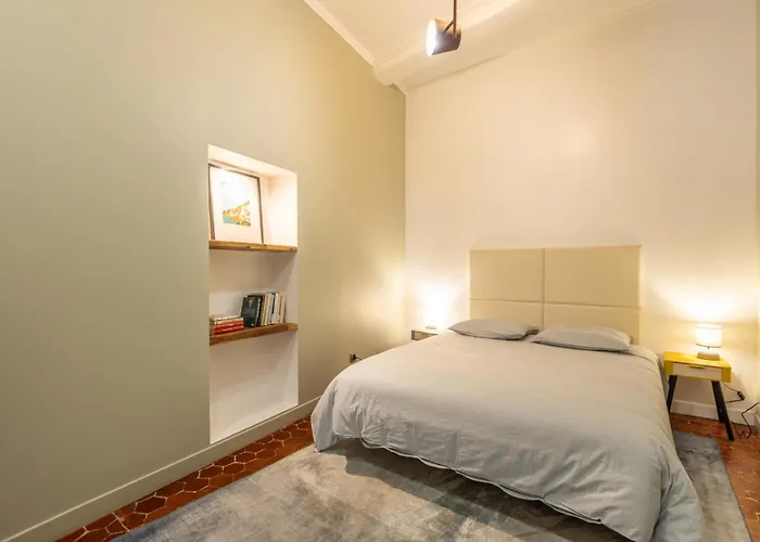 Old Town Apartment *